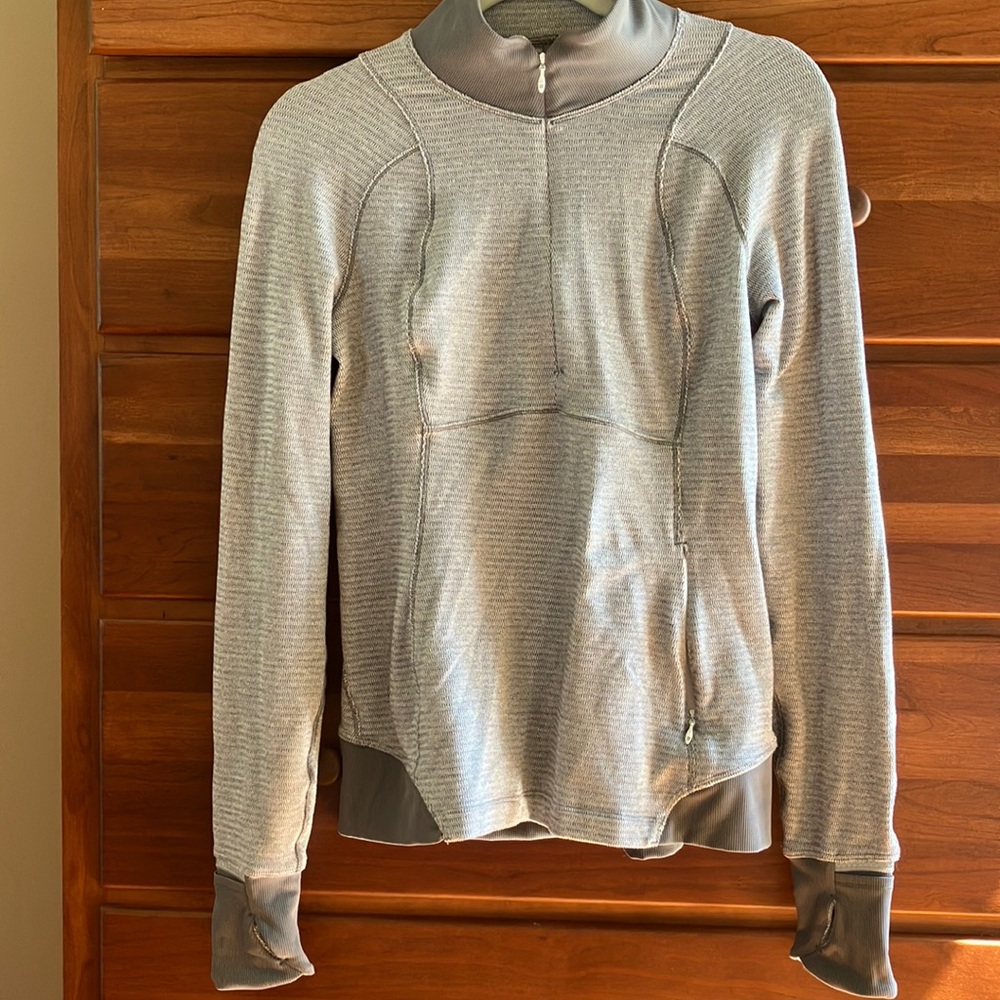 Lululemon gray sweatshirt